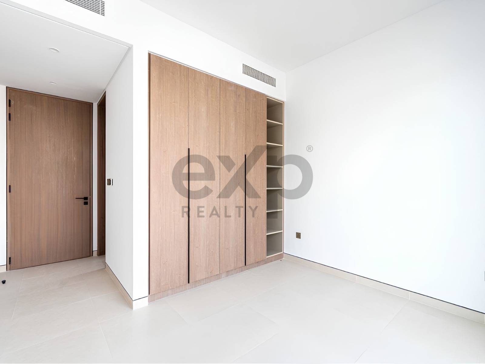 Villa for rent in Dubai, Tilal Al Ghaf, Dubai, 4359 ft²