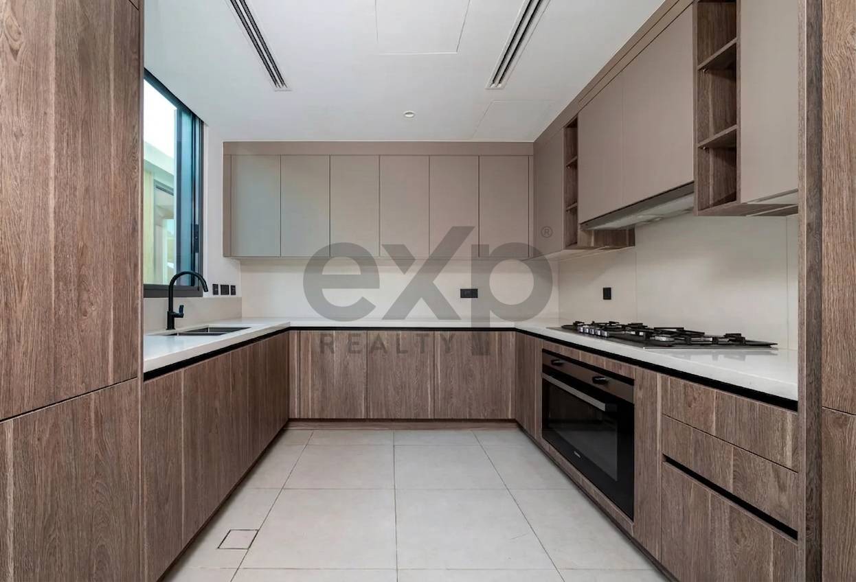 Villa for rent in Dubai, Tilal Al Ghaf, Dubai, 4359 ft²