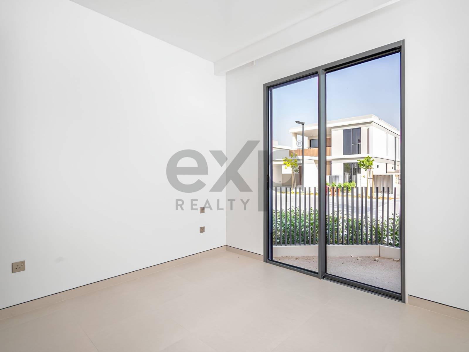 Villa for rent in Dubai, Tilal Al Ghaf, Dubai, 4359 ft²