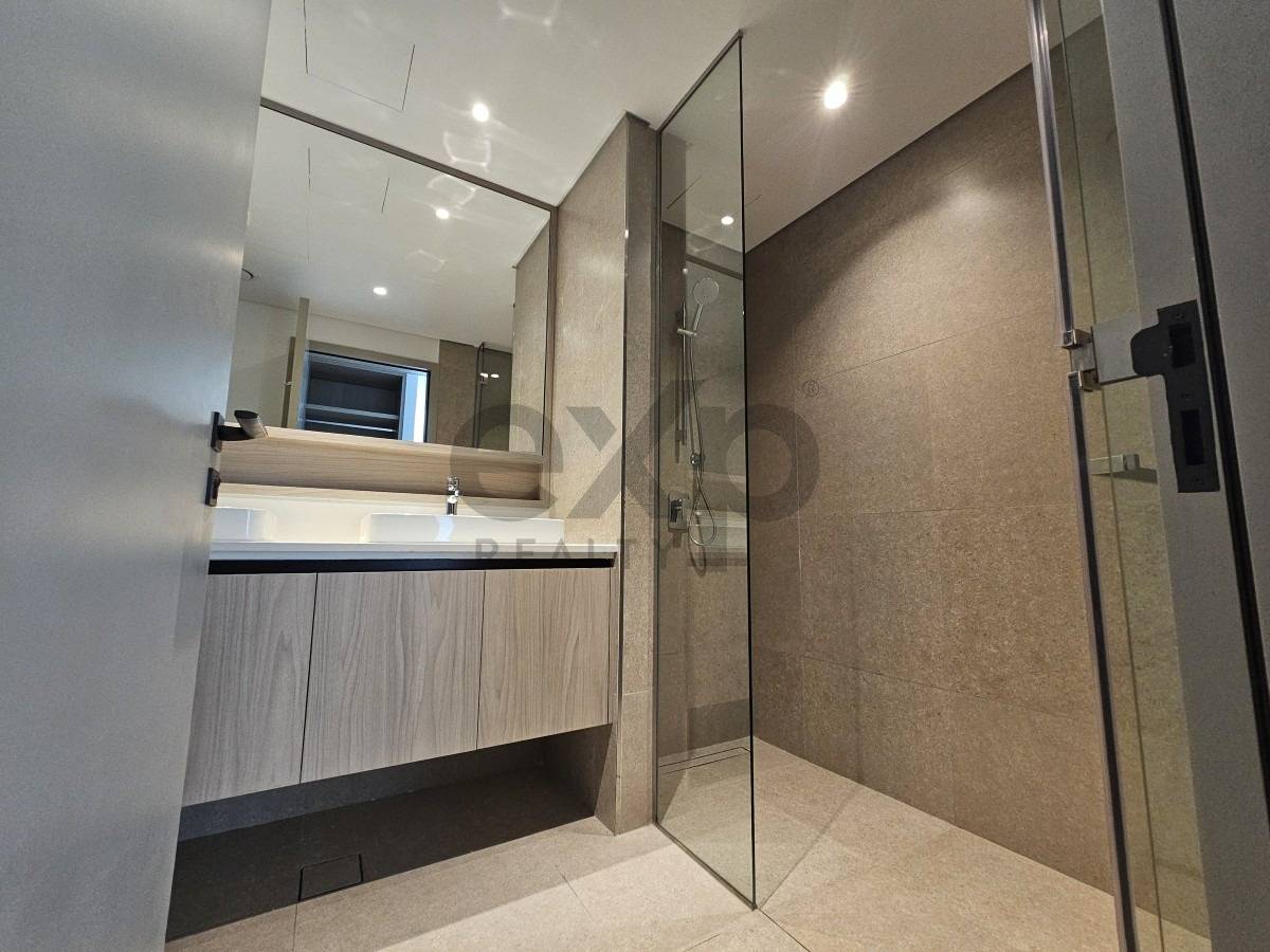 Equipped Kitchen | Shool walking distance I Bright