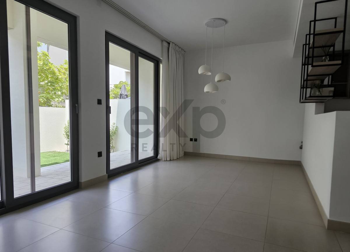 Equipped Kitchen | Shool walking distance I Bright