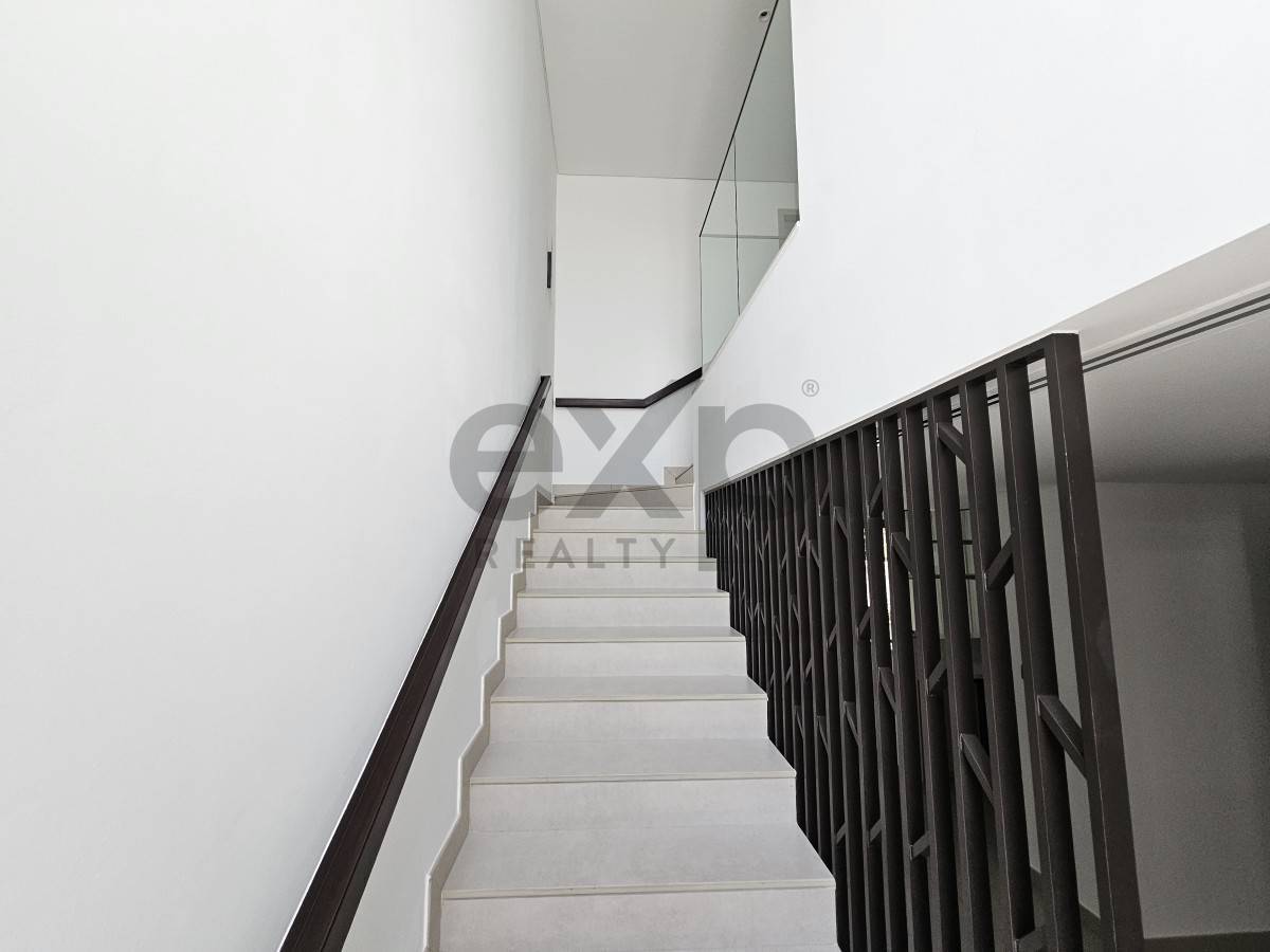 Equipped Kitchen | Shool walking distance I Bright