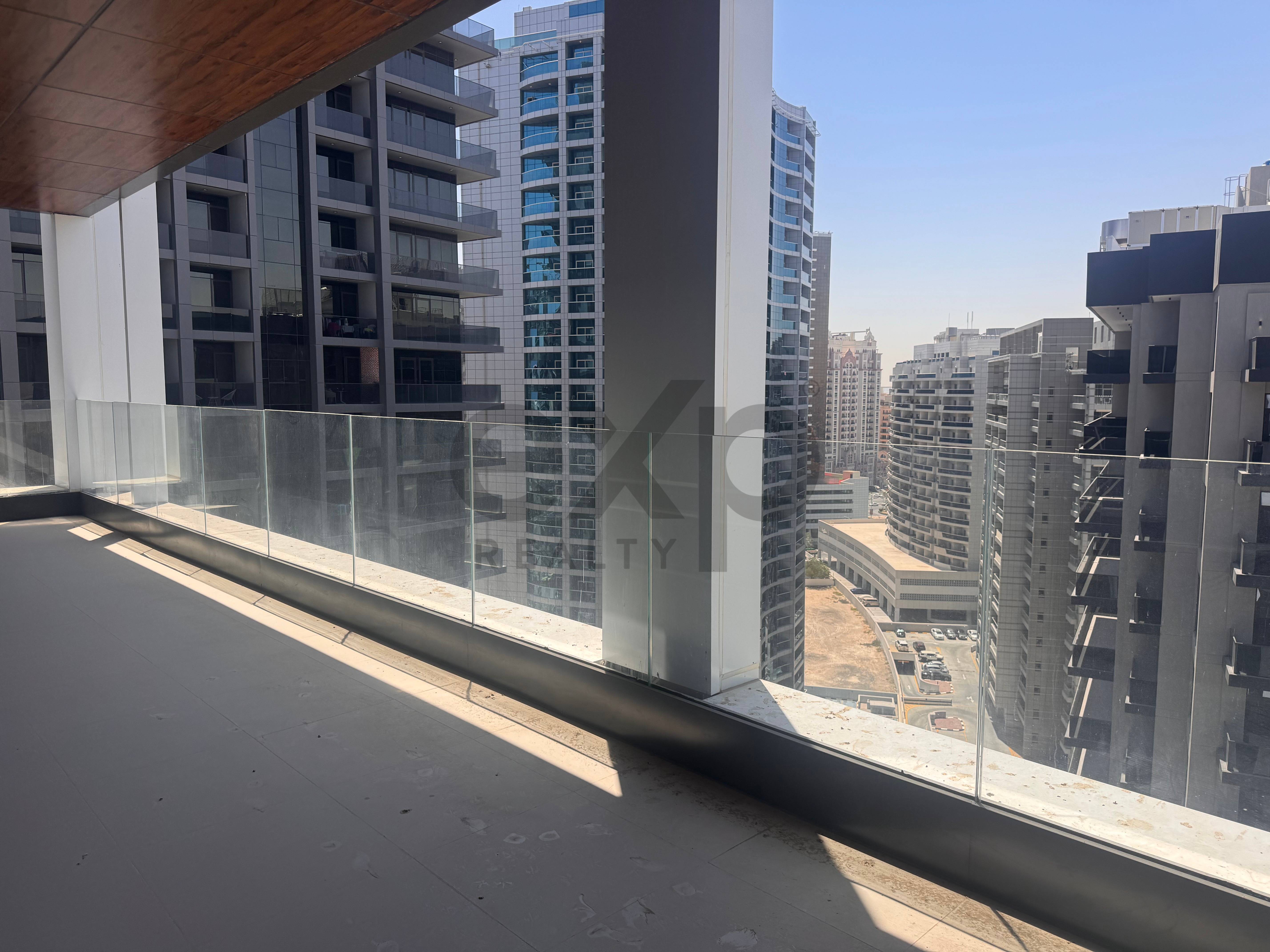 Brand New I Huge Balcony | Golf Views 