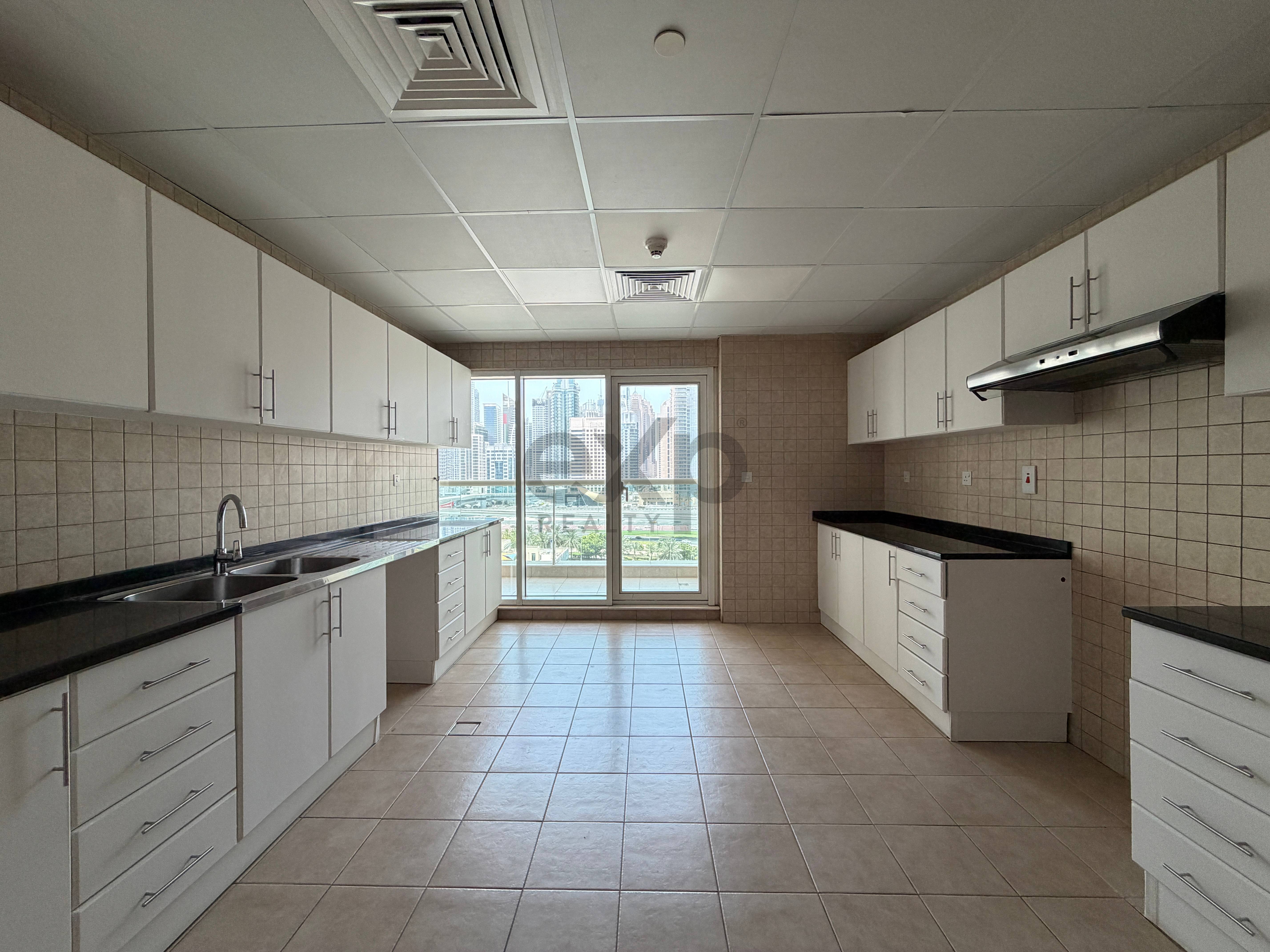 Vacant | 2 + Maid | Lake View