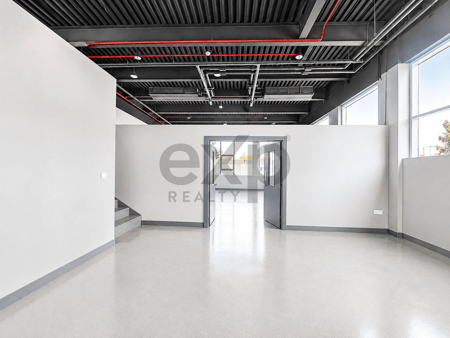 Prime Location | Free Parking | Bills Included 2