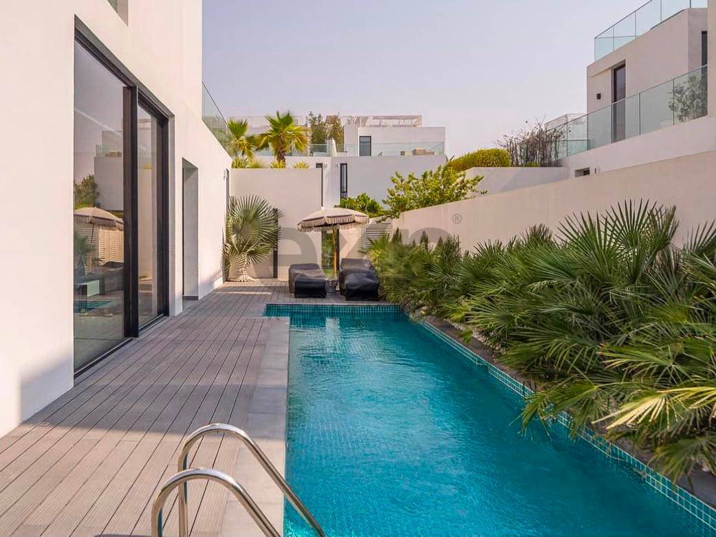 Large PLot  |  Luxury Villa |  Rare