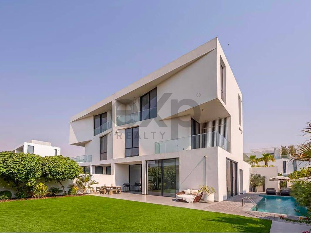 Large PLot  |  Luxury Villa |  Rare