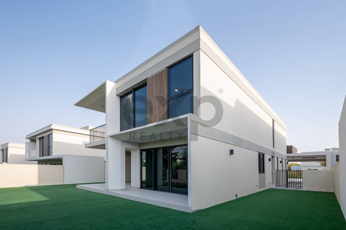 Villa for rent in Dubai, Tilal Al Ghaf, Dubai, 4654 ft²