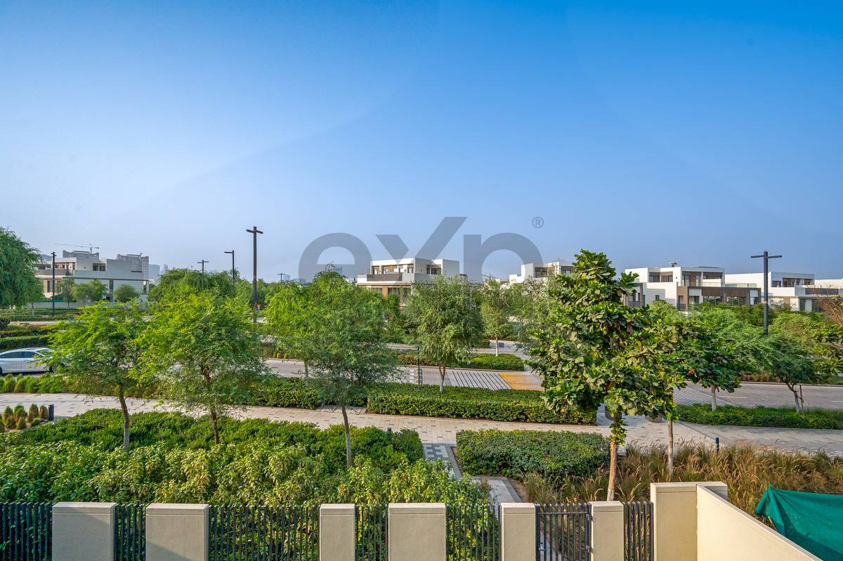 Villa for rent in Dubai, Tilal Al Ghaf, Dubai, 4654 ft²