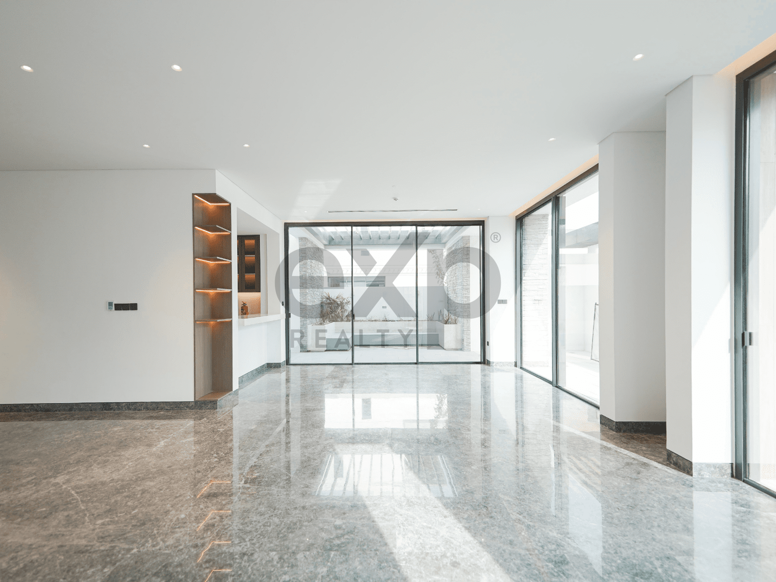 Villa for rent in Dubai, Tilal Al Ghaf, Dubai, 4994 ft²