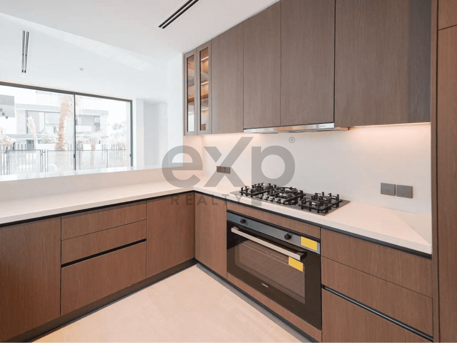 Villa for rent in Dubai, Tilal Al Ghaf, Dubai, 4994 ft²