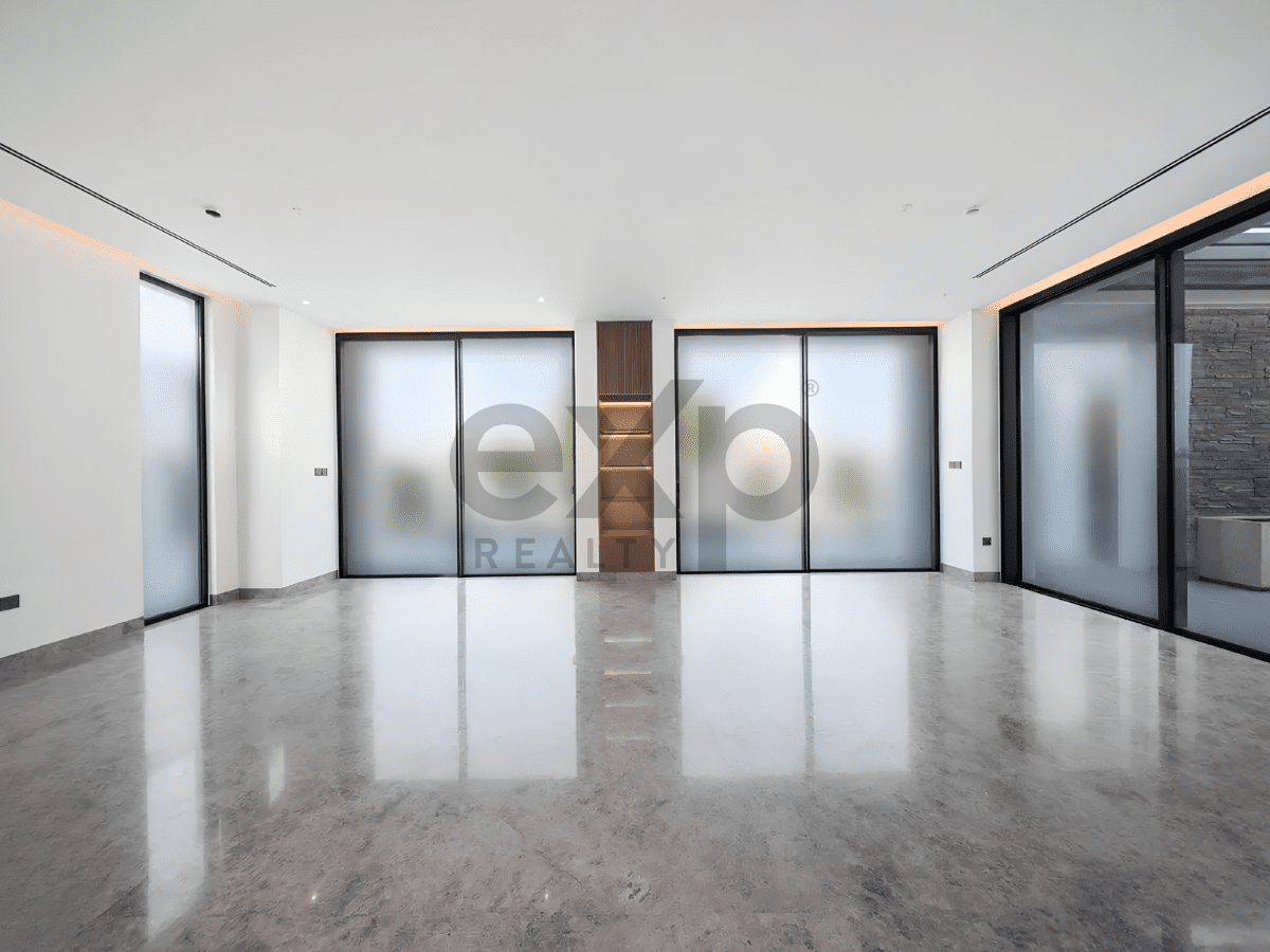 Villa for rent in Dubai, Tilal Al Ghaf, Dubai, 6136 ft²