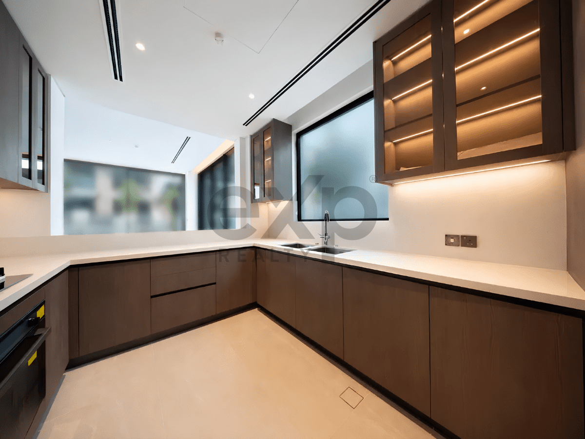 Villa for rent in Dubai, Tilal Al Ghaf, Dubai, 6136 ft²