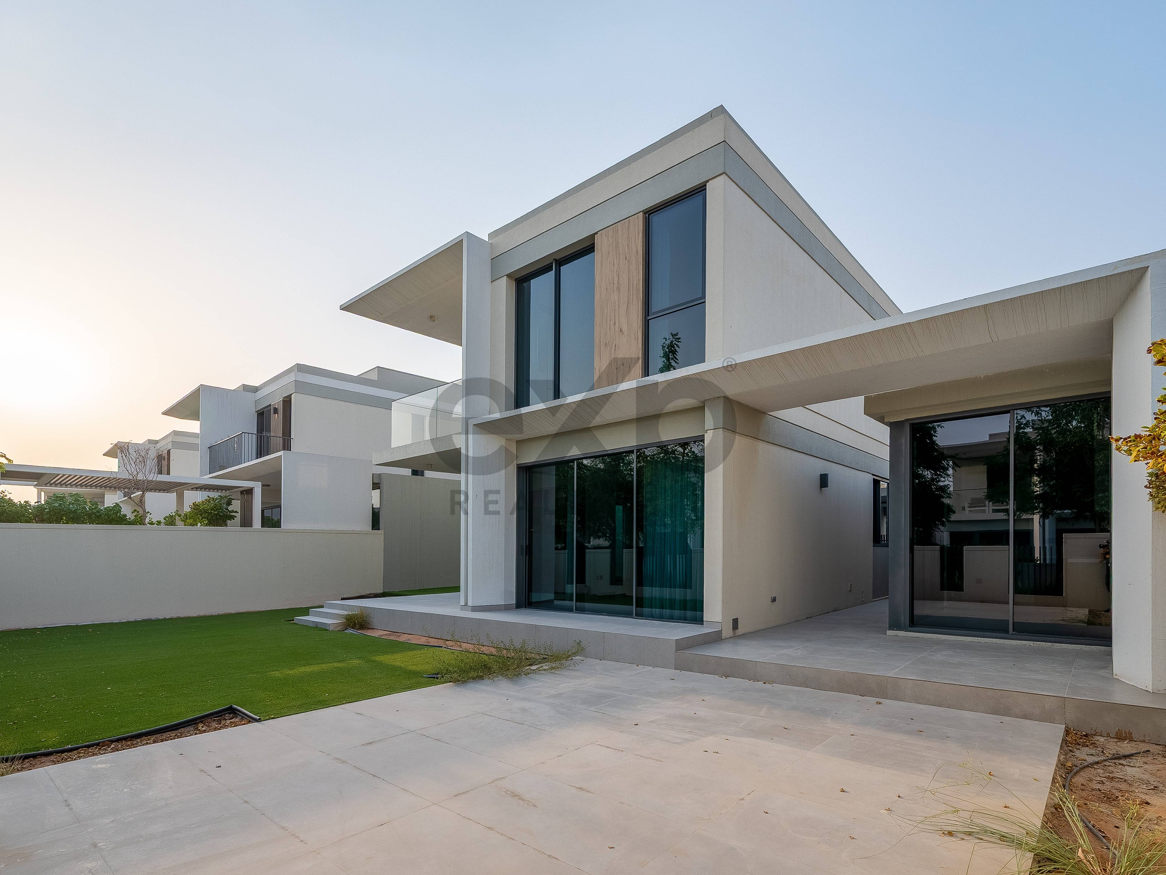 Villa for rent in Dubai, Tilal Al Ghaf, Dubai, 4997 ft²