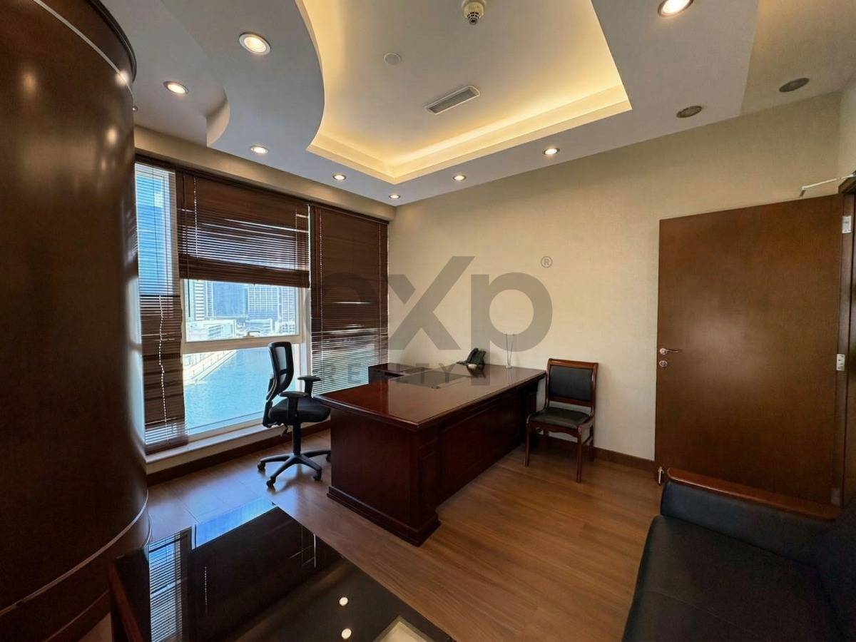 Office for rent in Dubai, Business Bay, Dubai, 934 ft²