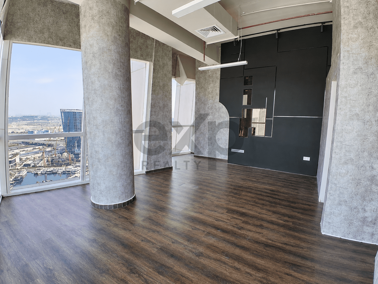 Office for rent in Dubai, Business Bay, Dubai, 575 ft²