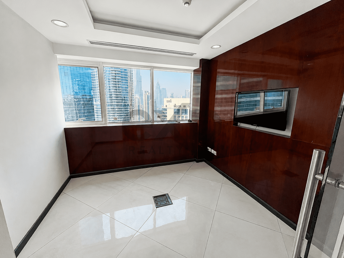 Skyline View | Generous Layout | Prime Address 4