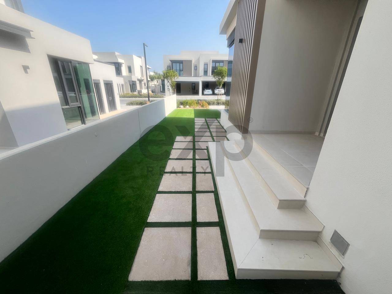 Townhouse for rent in Dubai, Jebel Ali, Dubai, 3732 ft²