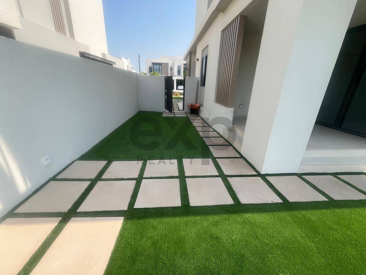Townhouse for rent in Dubai, Jebel Ali, Dubai, 3732 ft²