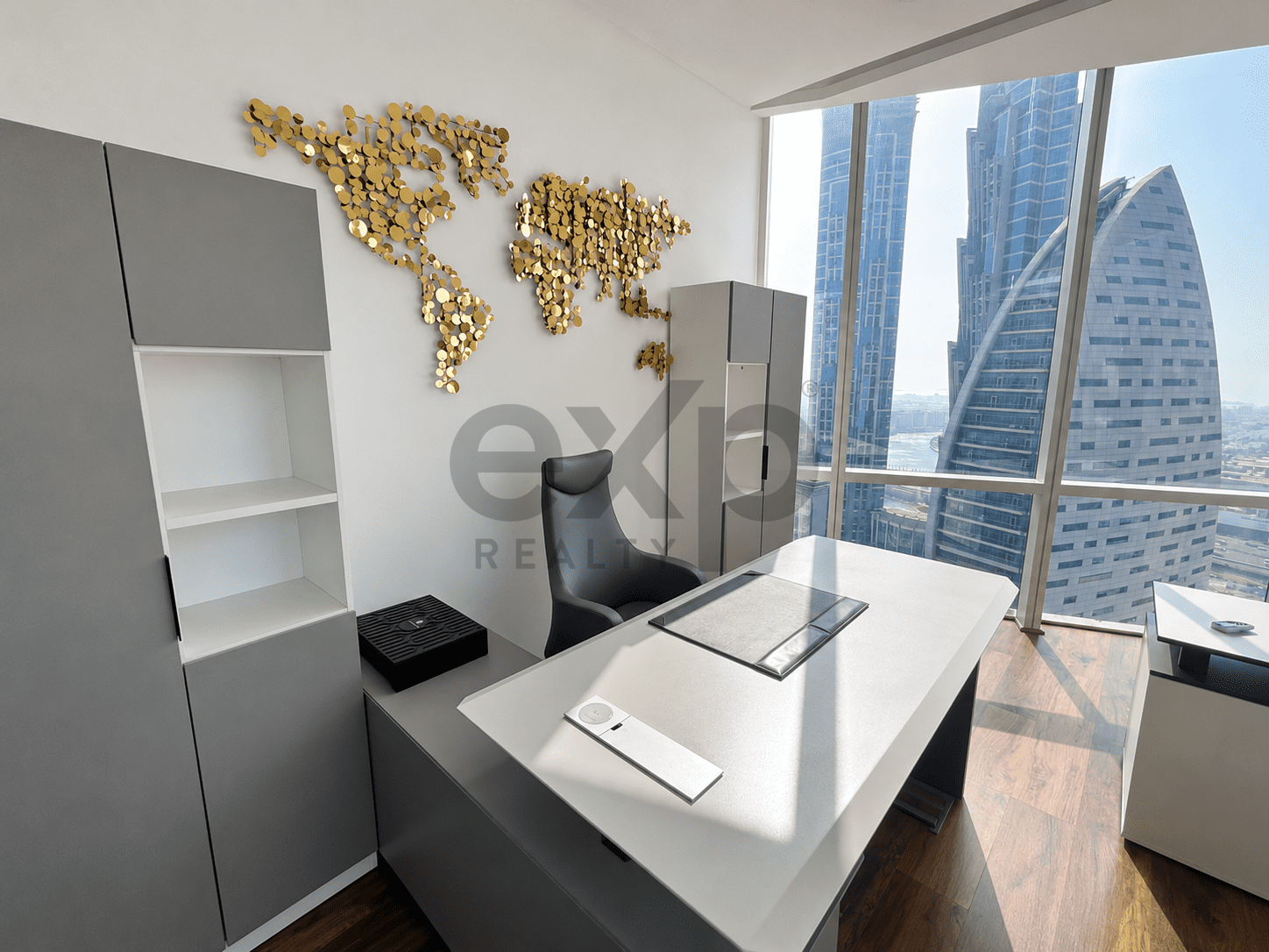 Office for rent in Dubai, Business Bay, Dubai, 1051 ft²