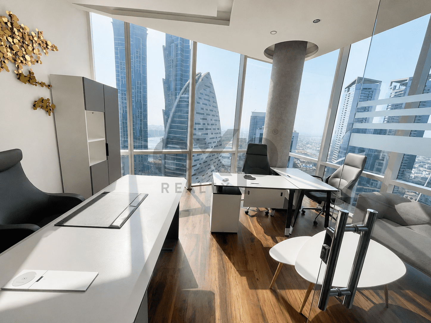 Office for rent in Dubai, Business Bay, Dubai, 1051 ft²