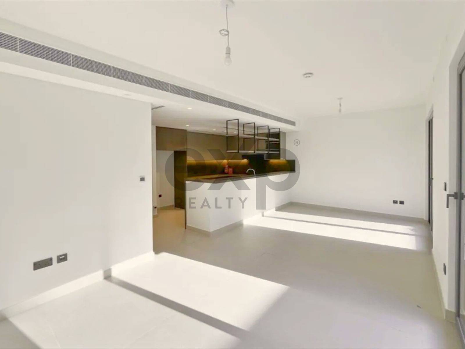 Townhouse for rent in Dubai, Tilal Al Ghaf, Dubai, 2166 ft²
