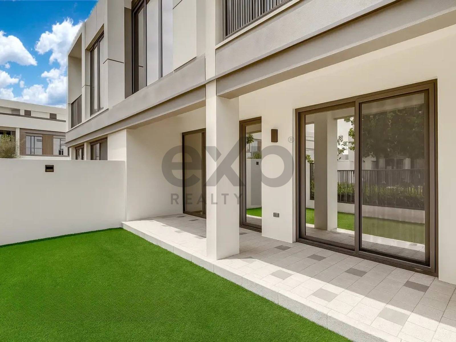 Townhouse for rent in Dubai, Tilal Al Ghaf, Dubai, 2166 ft²