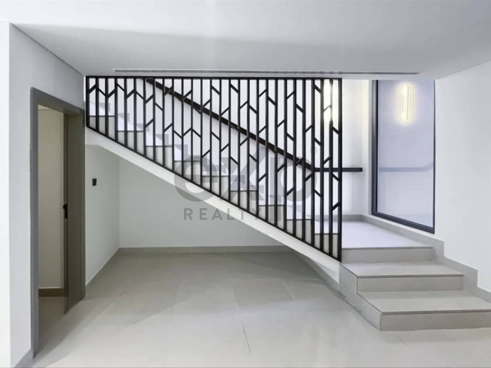 Townhouse for rent in Dubai, Tilal Al Ghaf, Dubai, 2166 ft²