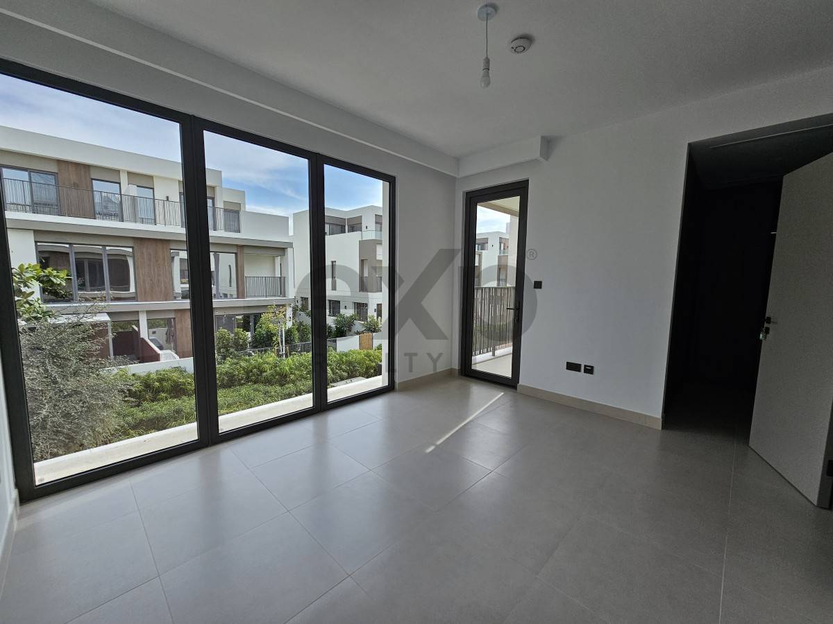 Villa for rent in Dubai, Tilal Al Ghaf, Dubai, 3410 ft²