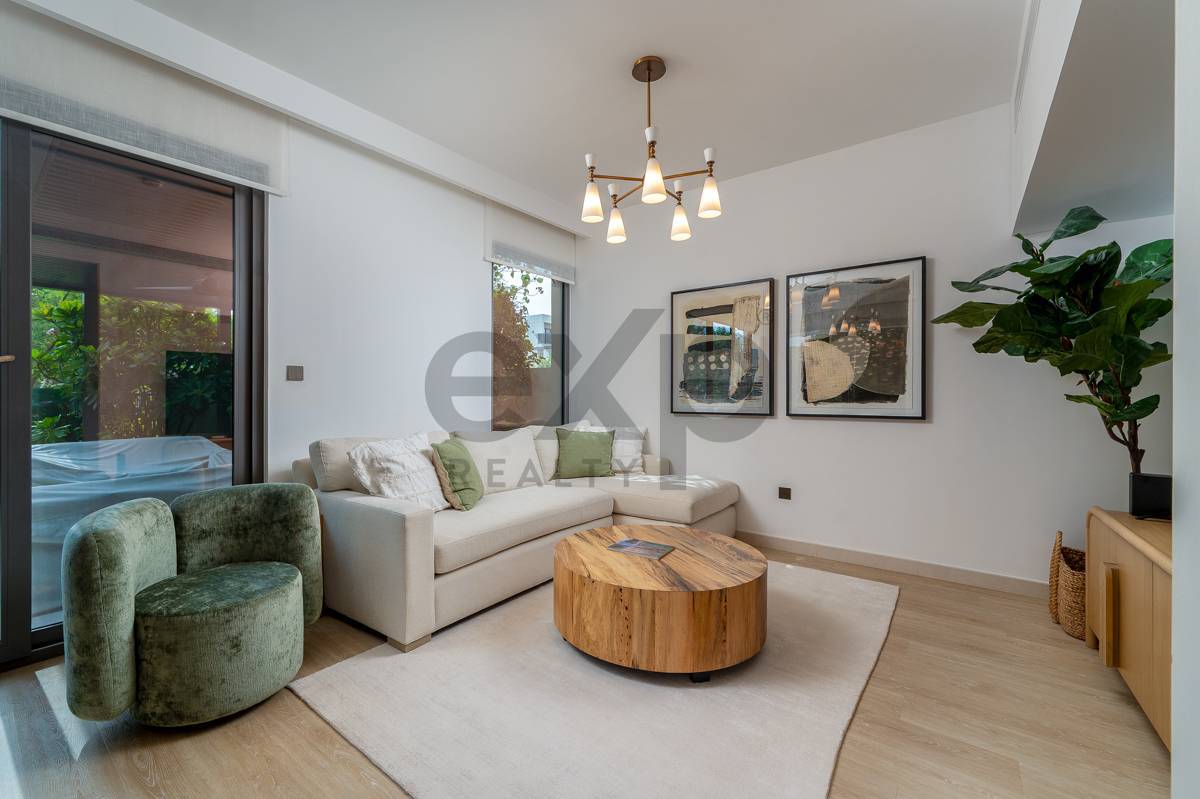 Villa for rent in Dubai, Tilal Al Ghaf, Dubai, 2660 ft²