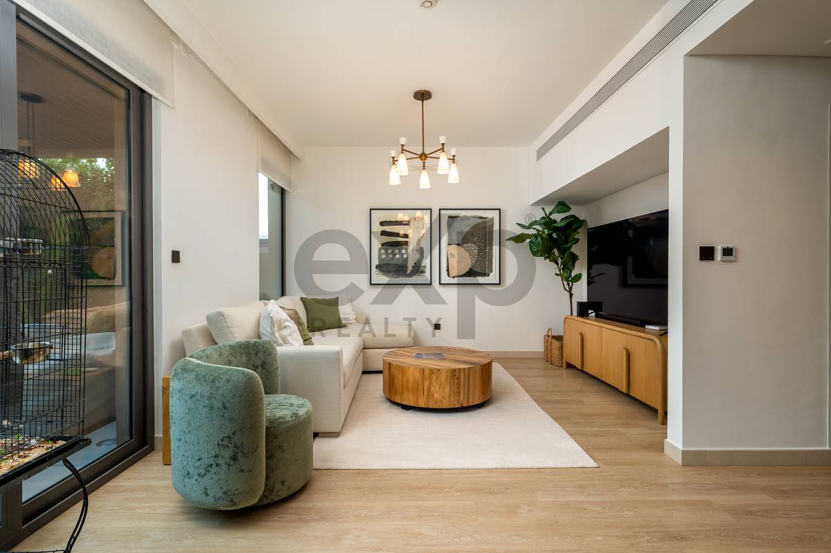 Villa for rent in Dubai, Tilal Al Ghaf, Dubai, 2660 ft²
