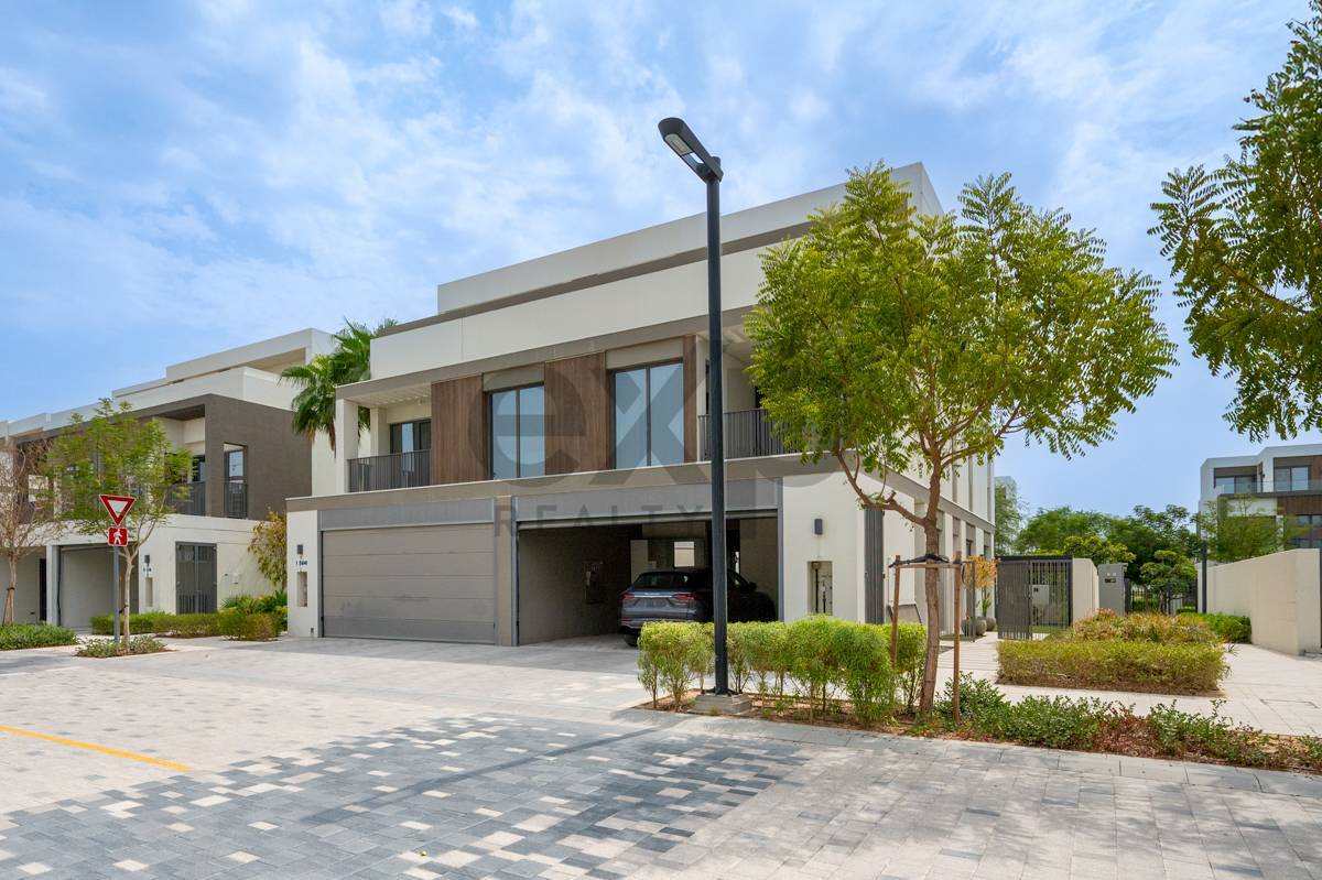 Villa for rent in Dubai, Tilal Al Ghaf, Dubai, 2660 ft²