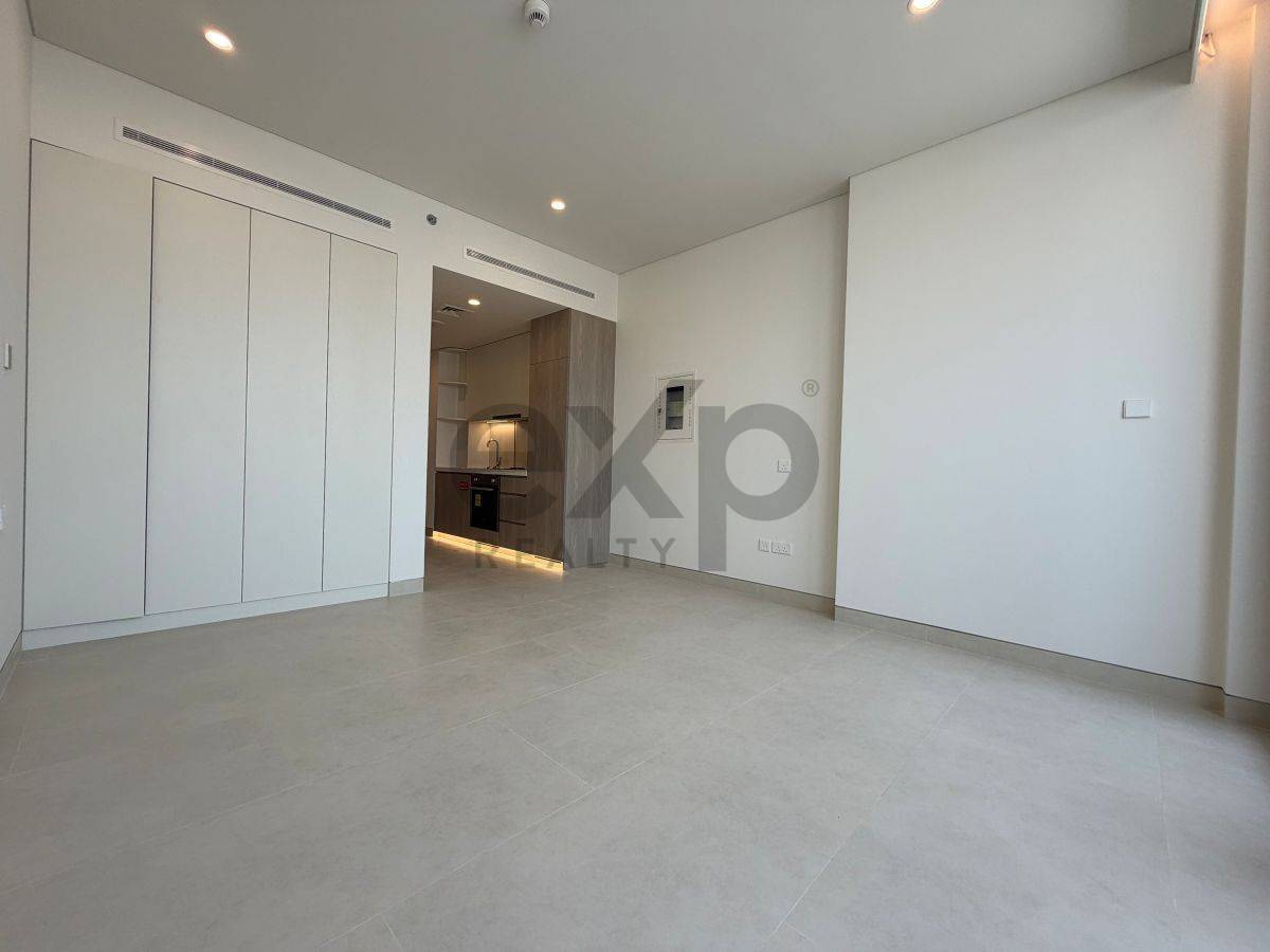 12 Cheques | Ready to Move | Sauna & Steam 3