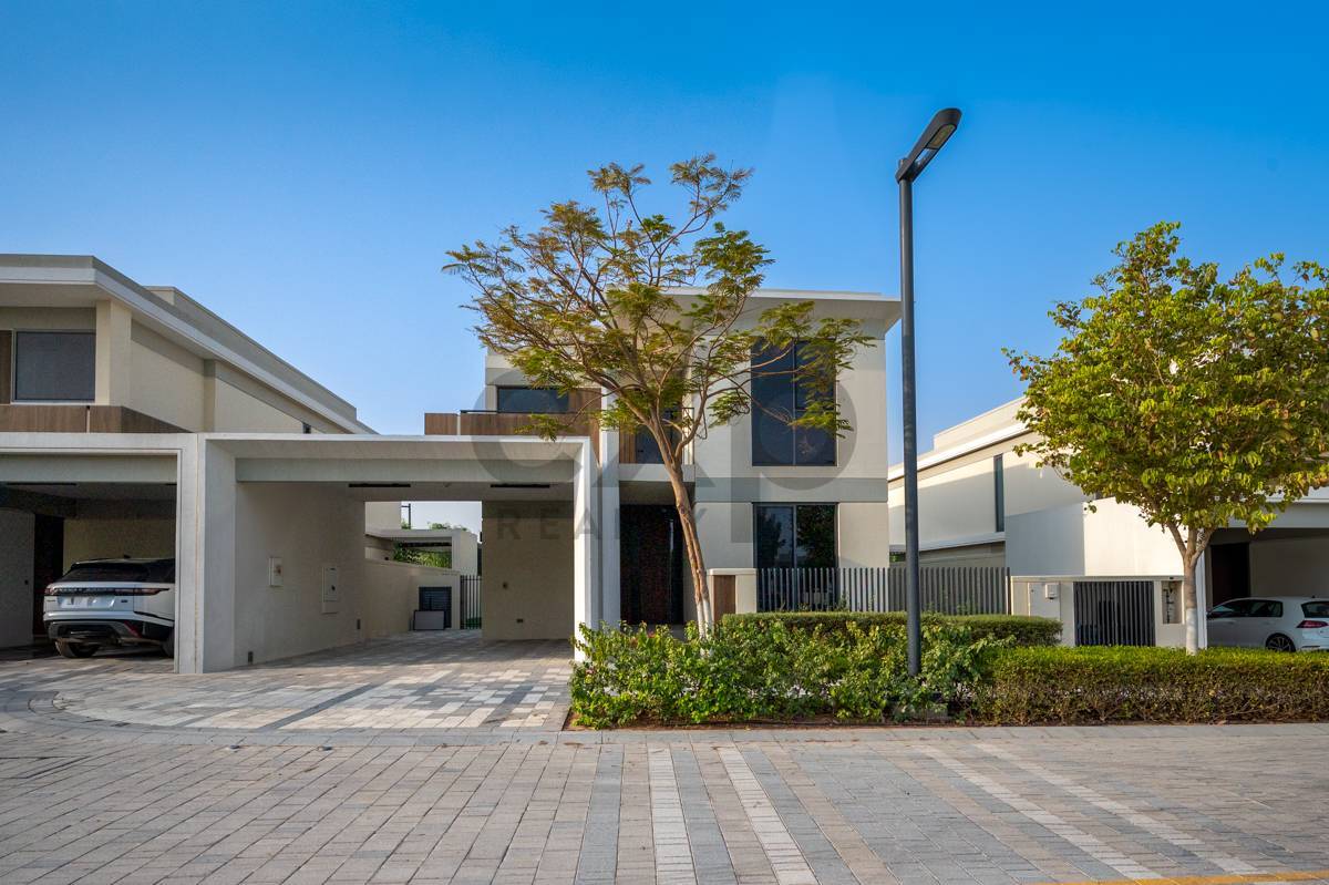 Open Kitchen | Fully Upgraded | Landscaped