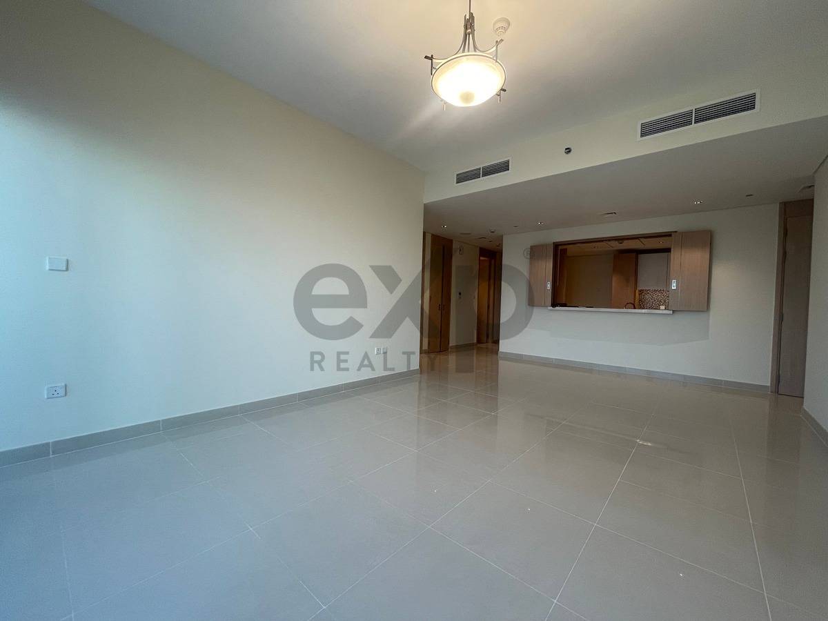 Apartment for rent in Dubai, Deira, Dubai, 1433 ft²