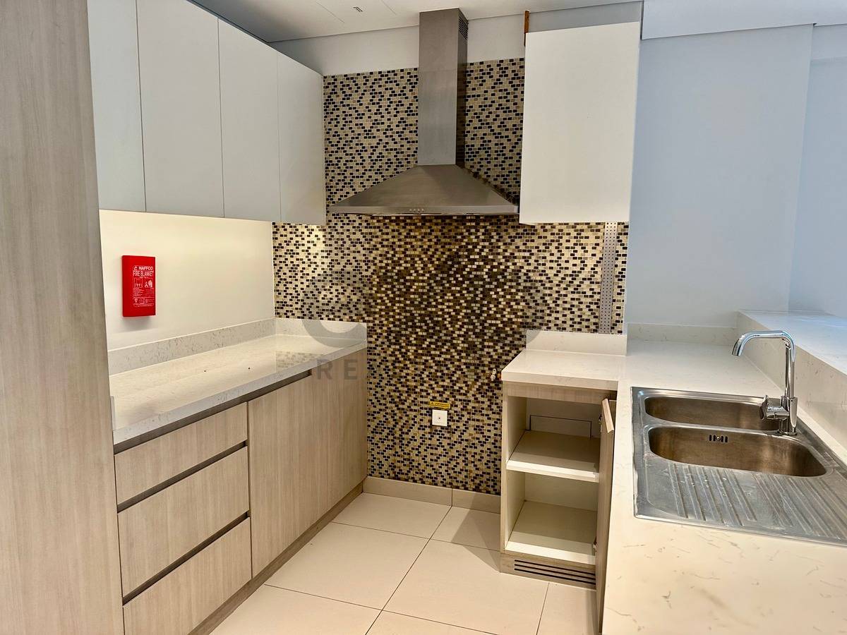 Apartment for rent in Dubai, Deira, Dubai, 1433 ft²