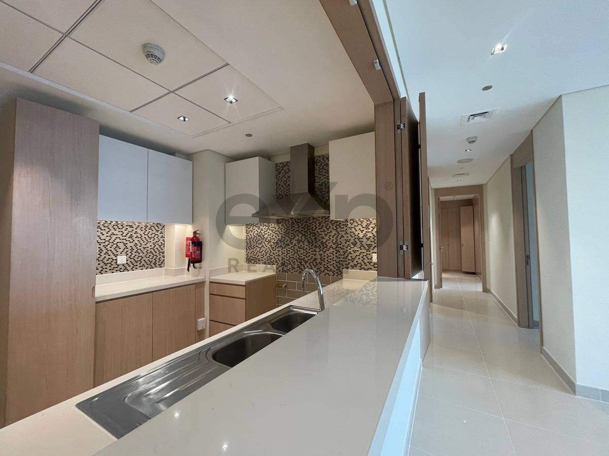 Apartment for rent in Dubai, Deira, Dubai, 1433 ft²