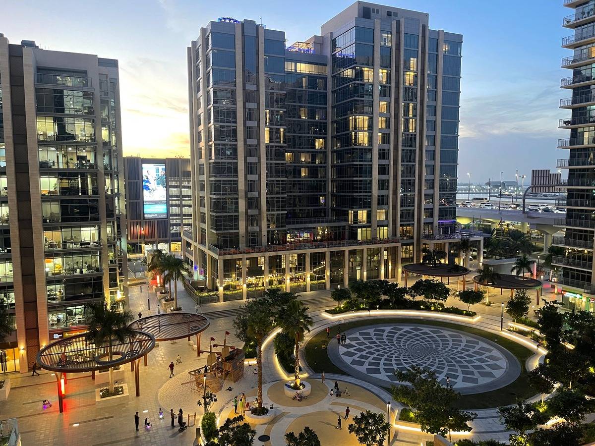 Apartment for rent in Dubai, Deira, Dubai, 2678 ft²