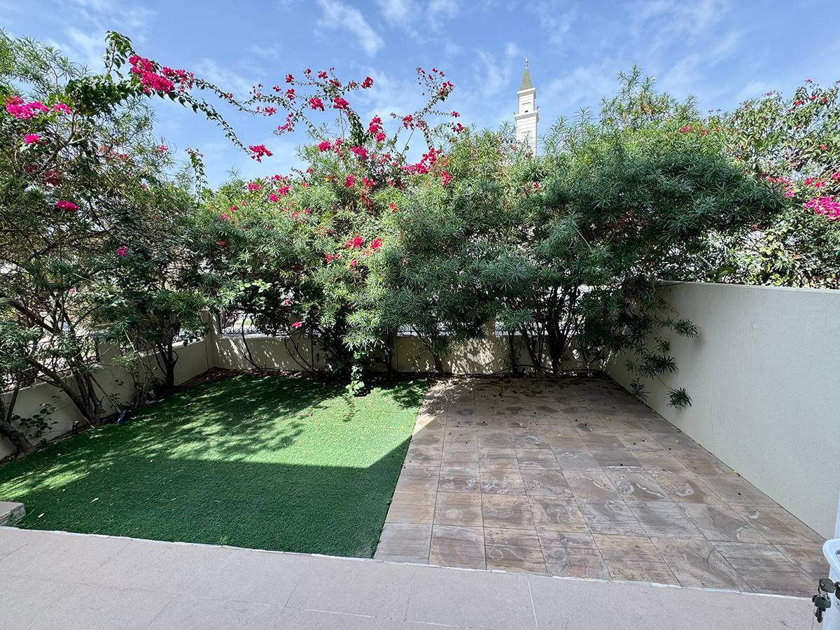 Townhouse for rent in Dubai, Al Furjan, Dubai, 2471 ft²