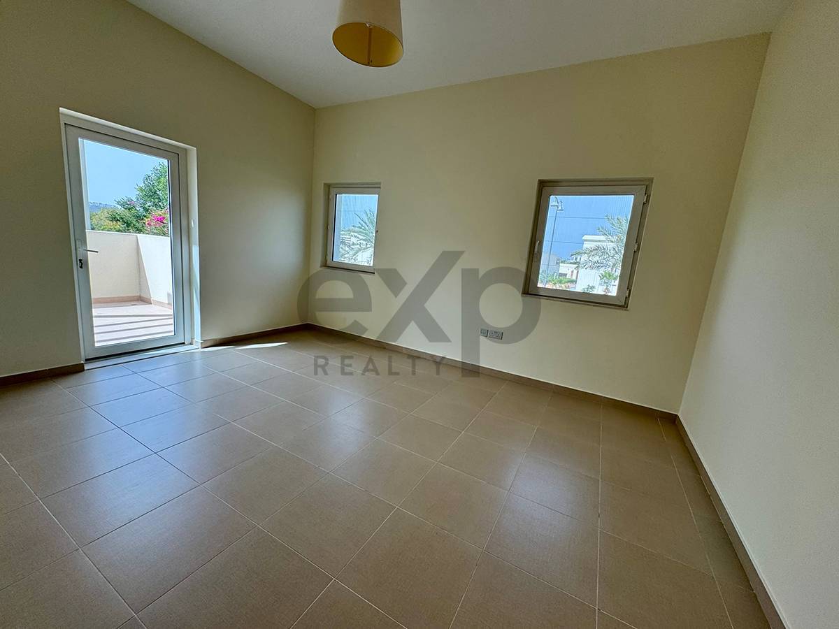 Townhouse for rent in Dubai, Al Furjan, Dubai, 2471 ft²