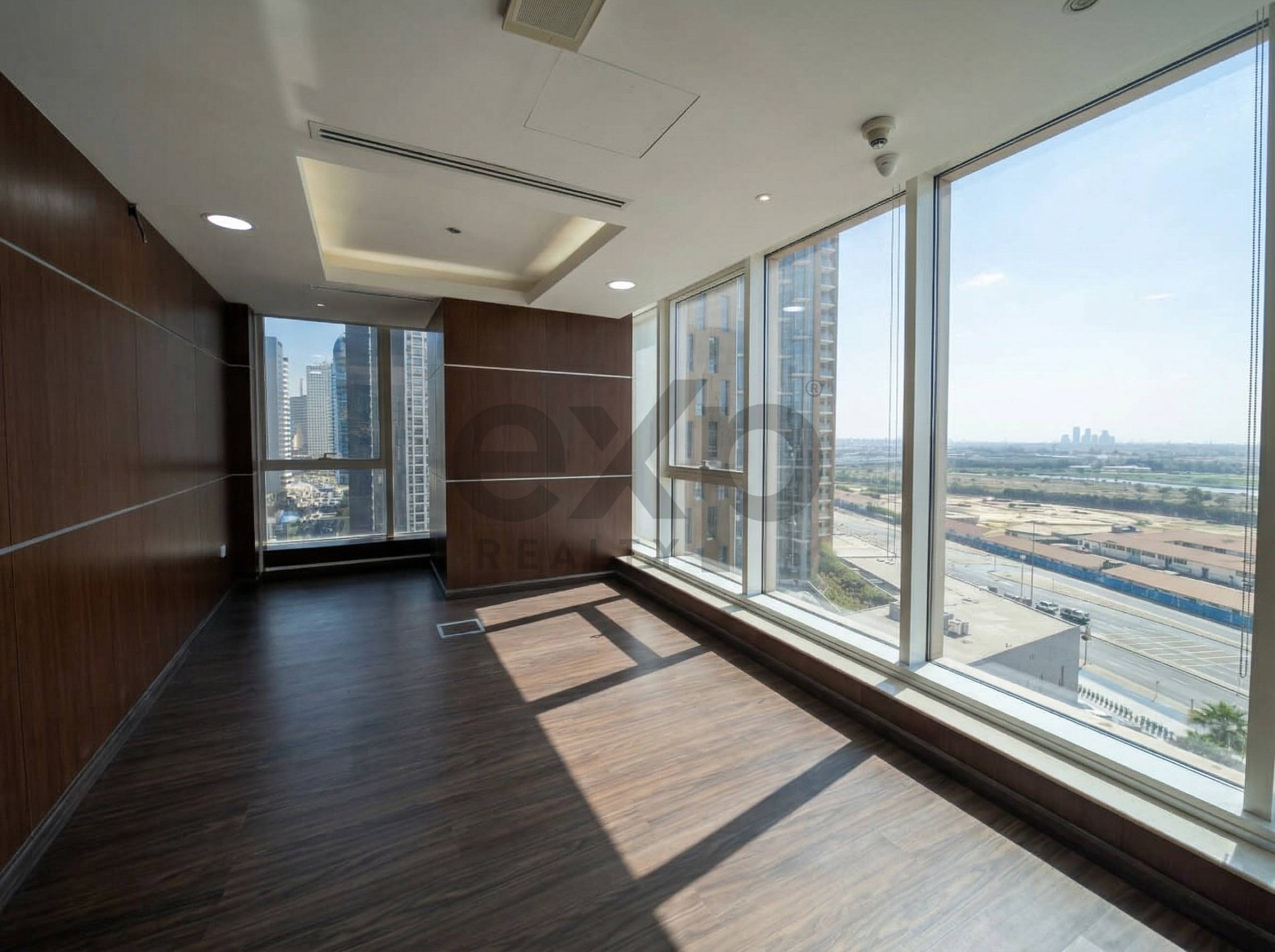 مكتب for rent in Dubai, Business Bay, Dubai, 934 ft²