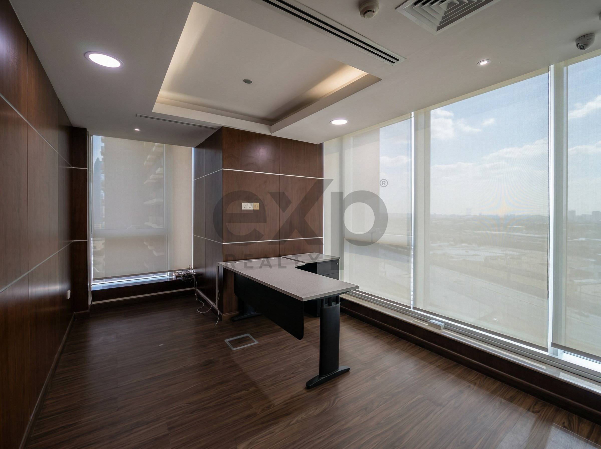 مكتب for rent in Dubai, Business Bay, Dubai, 934 ft²