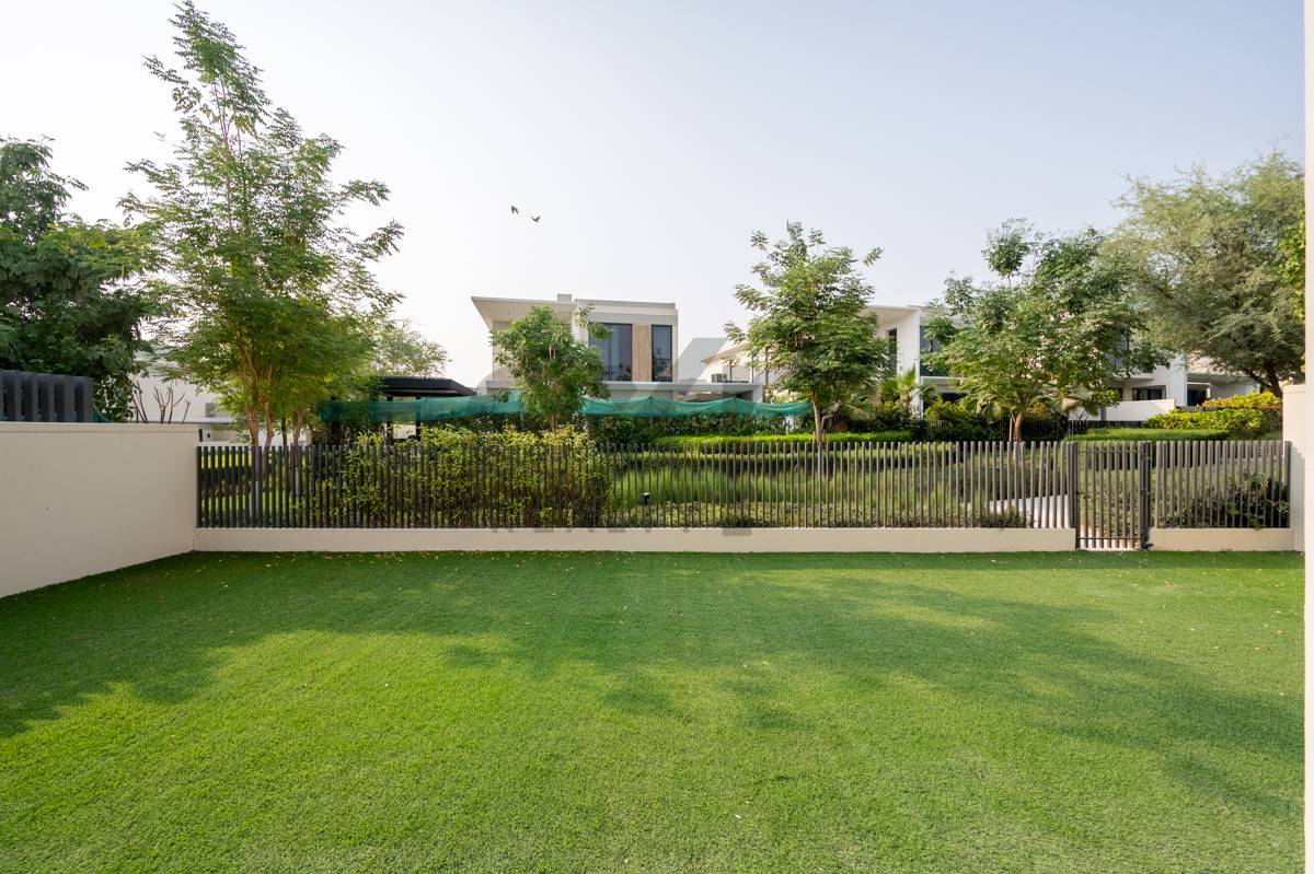 Villa for rent in Dubai, Tilal Al Ghaf, Dubai, 4838 ft²