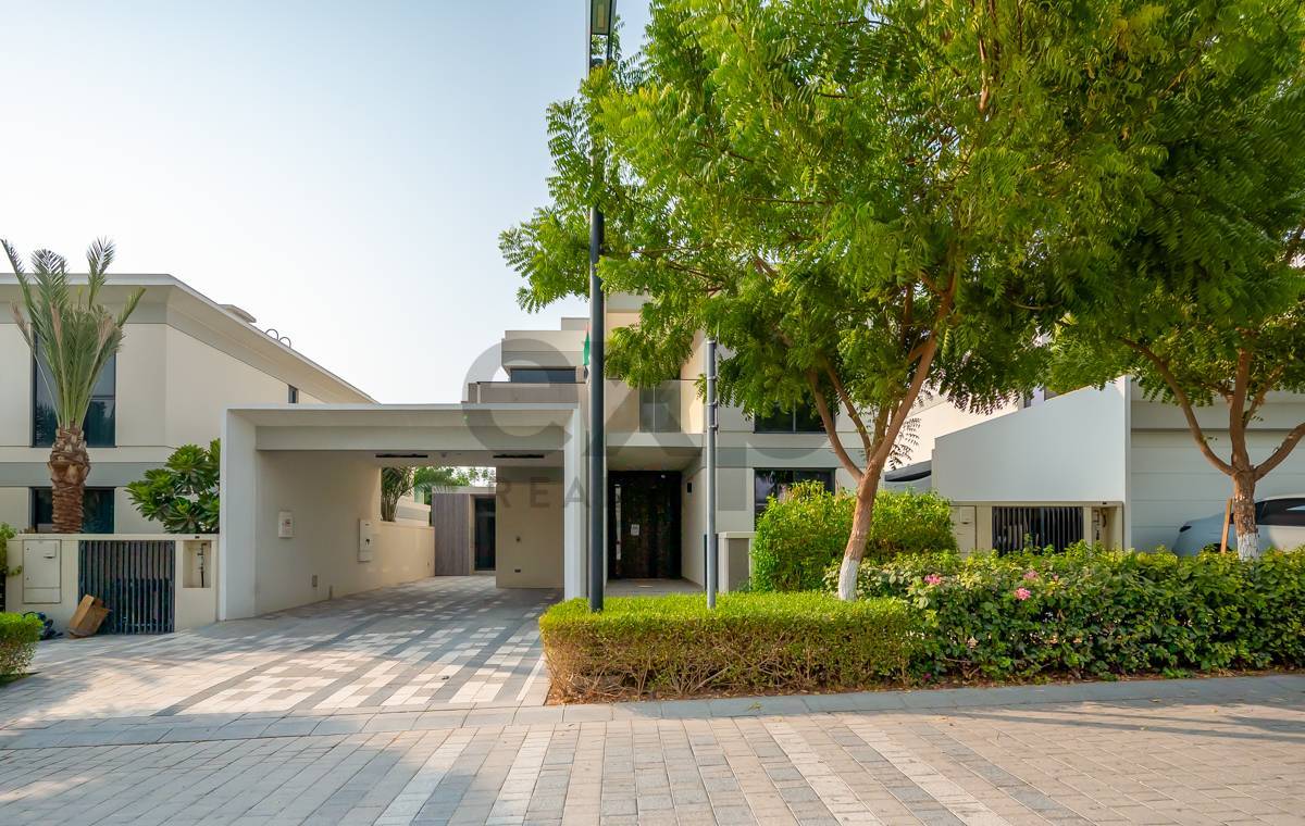 Villa for rent in Dubai, Tilal Al Ghaf, Dubai, 4838 ft²