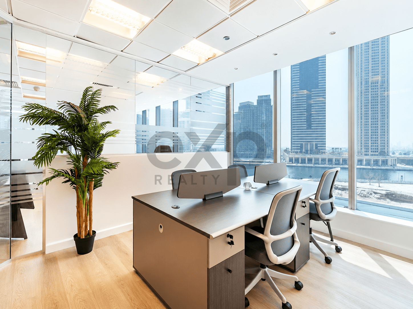 Office for rent in Dubai, Business Bay, Dubai, 1385 ft²