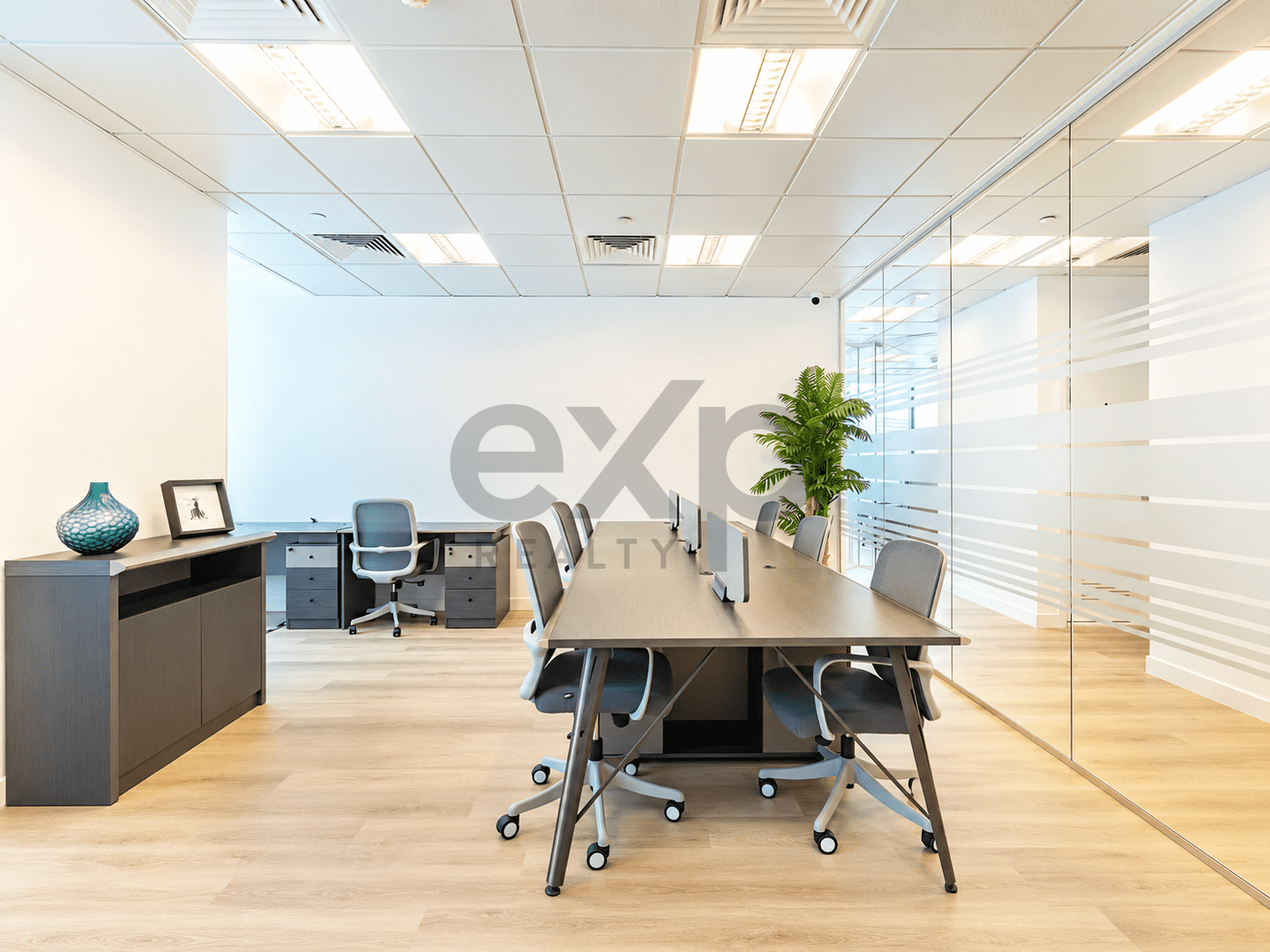 Office for rent in Dubai, Business Bay, Dubai, 1385 ft²