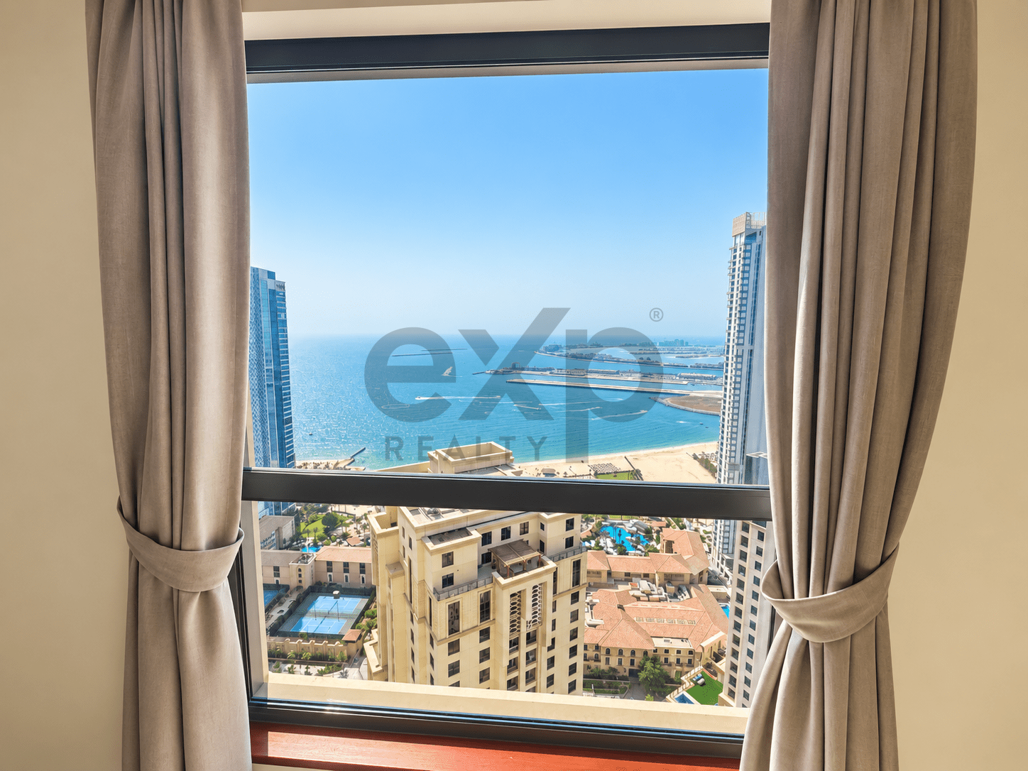 Apartment for rent in Dubai, Jumeirah Beach Residence, Dubai, 1317 ft²