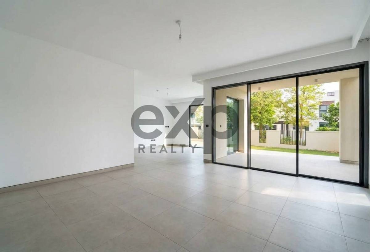 Villa for rent in Dubai, Tilal Al Ghaf, Dubai, 4762 ft²