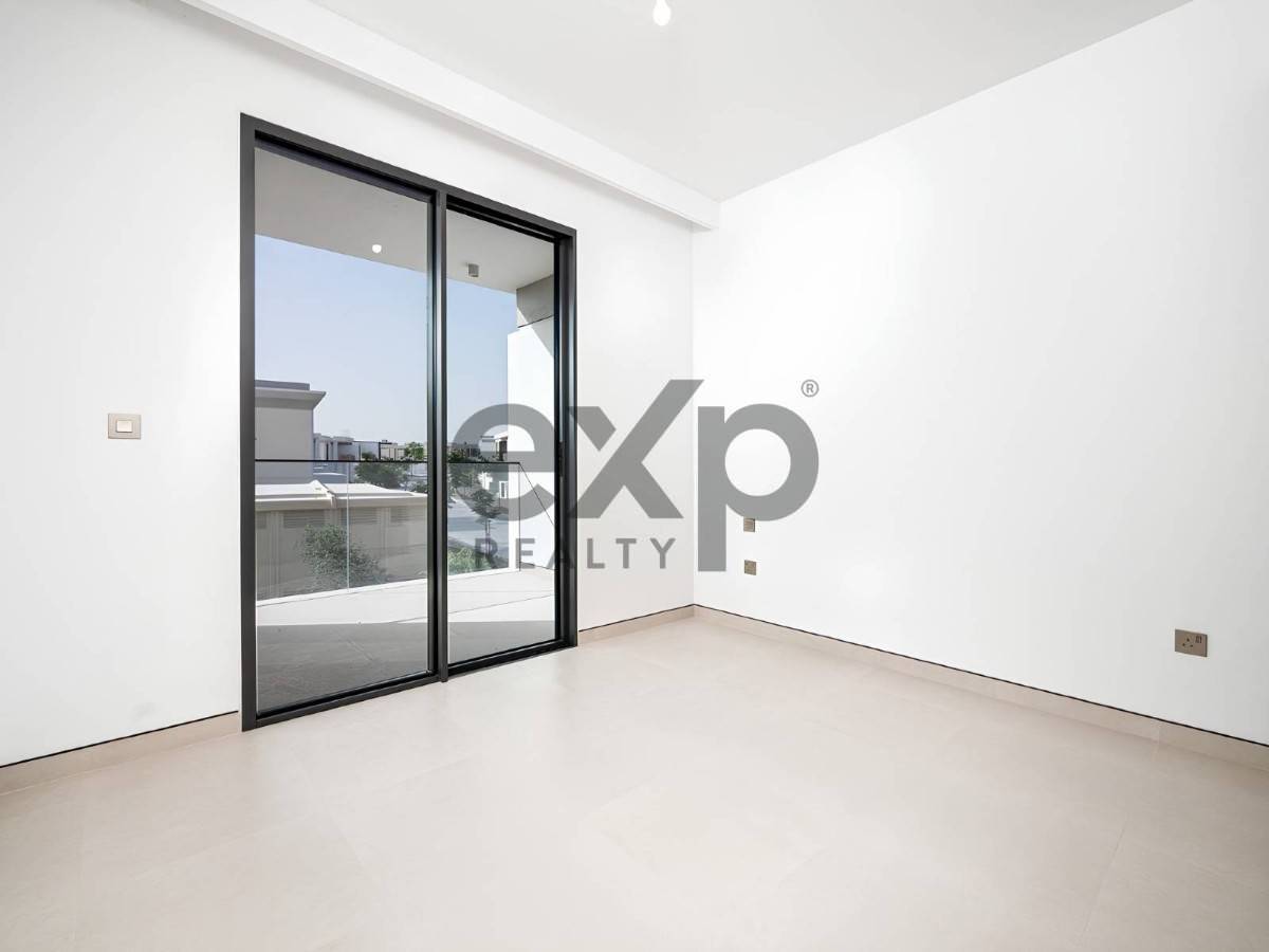 Villa for rent in Dubai, Tilal Al Ghaf, Dubai, 4762 ft²
