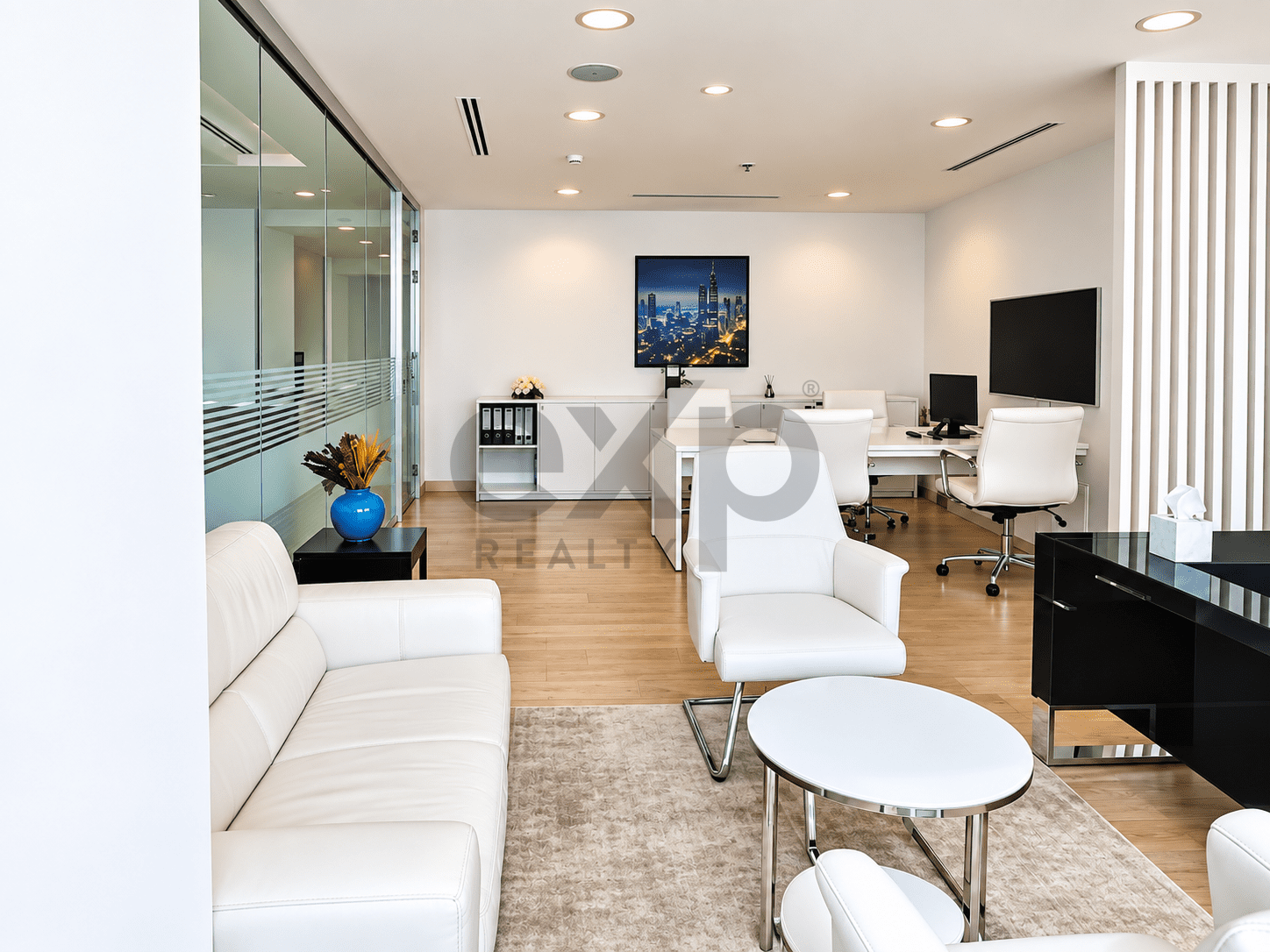 مكتب for rent in Dubai, Business Bay, Dubai, 725 ft²